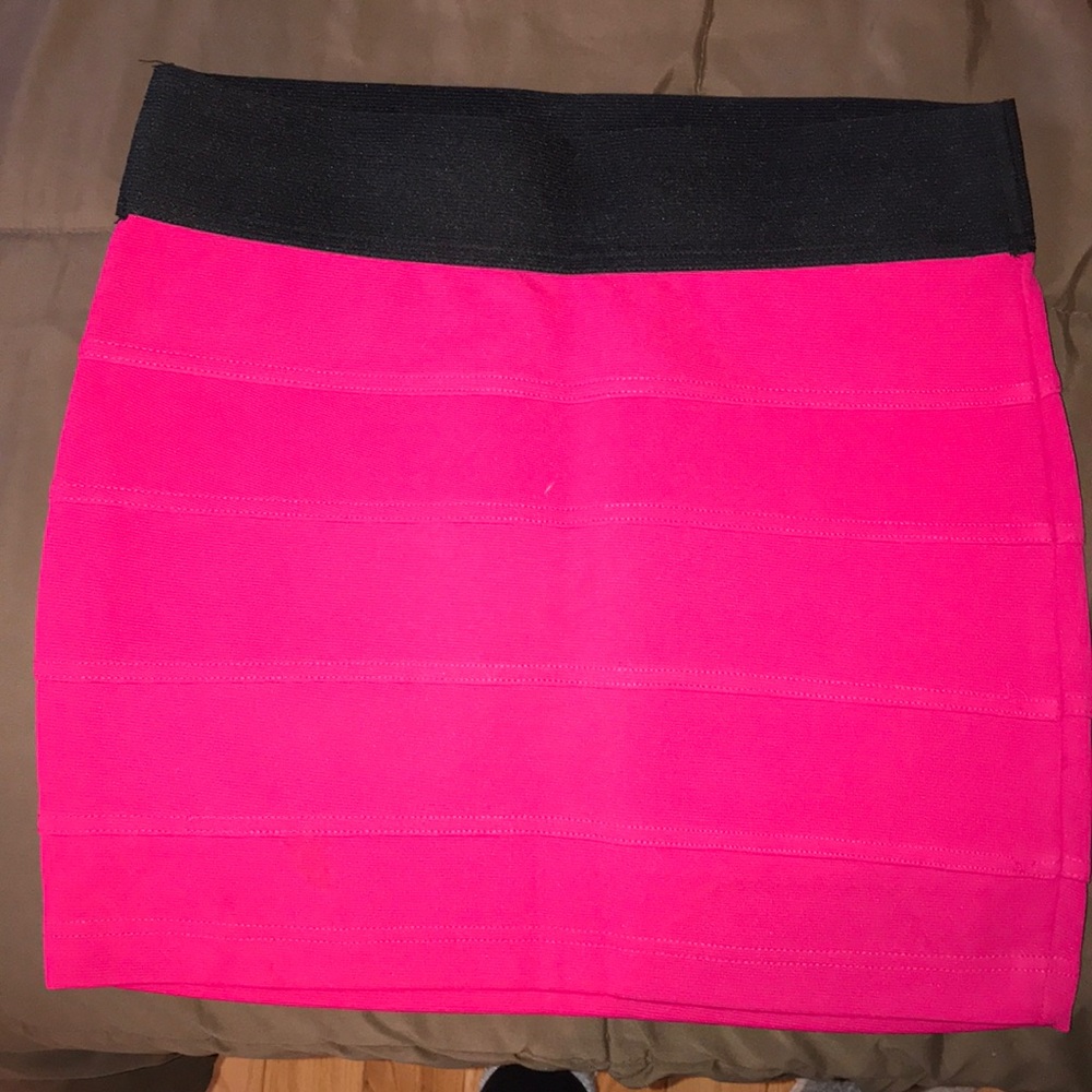 Body-con skirt